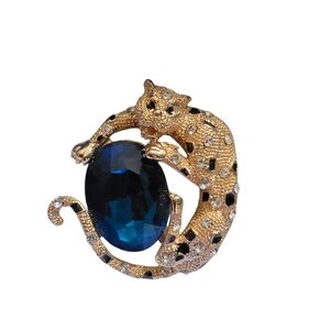 Rhinestone Leopard Brooch